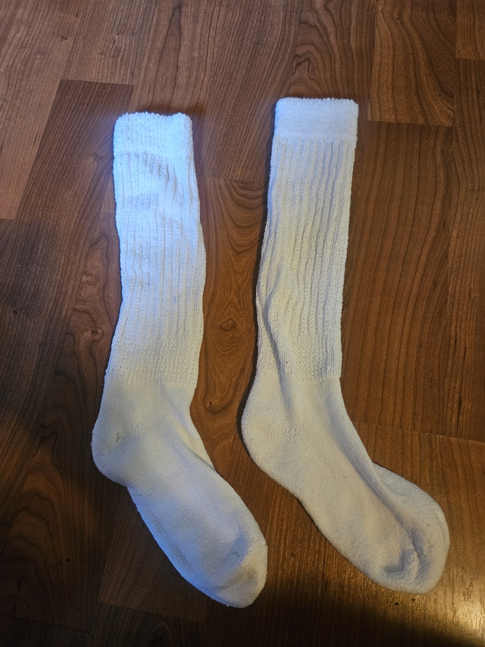 Women's White Pre loved Hooters  Slouch Socks